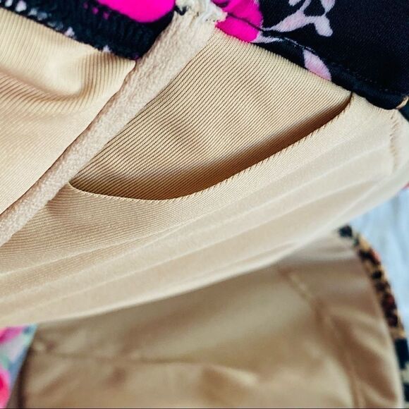 Victoria Secrets  lined and padded halter swim top - Picture 3 of 8